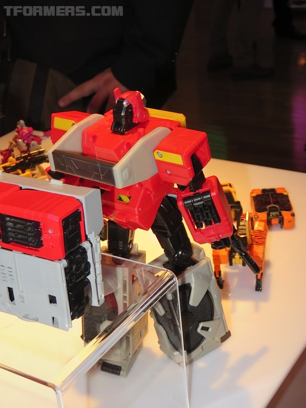 NYCC 2015   Transformers Combiner Wars Galvatron, Skullcruncher, Blaster, More  (79 of 80)